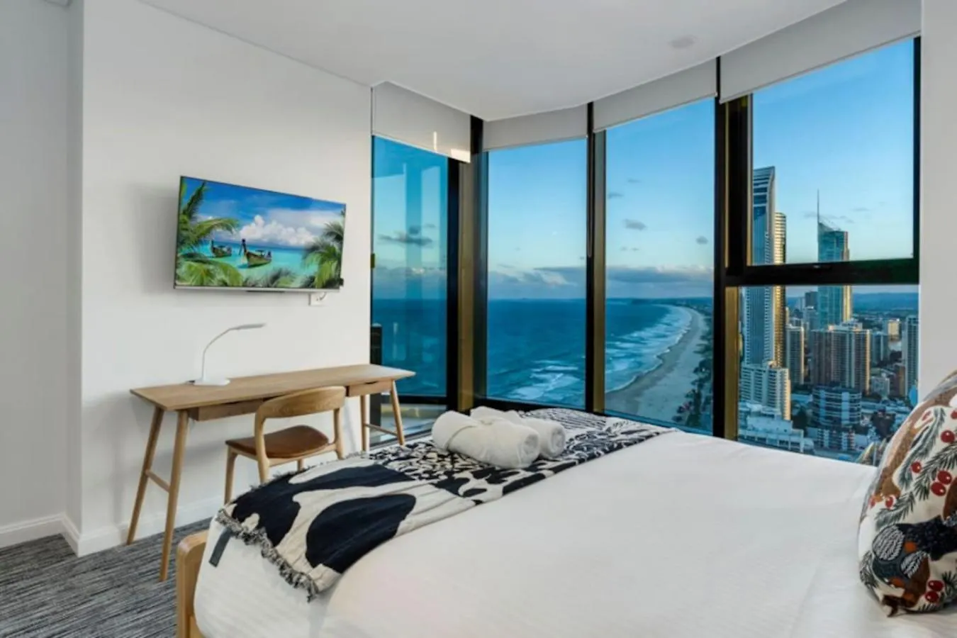 Sky Home In Surfers Paradise With Panoramic Views Gold Coast