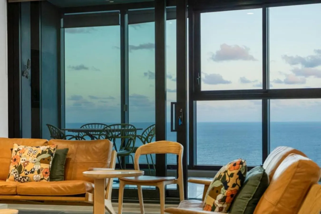 Sky Home In Surfers Paradise With Panoramic Views Gold Coast Apartment