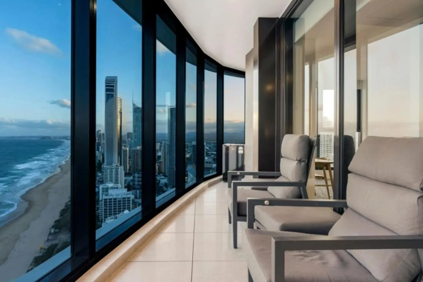 Sky Home In Surfers Paradise With Panoramic Views Gold Coast 0*,  Australia